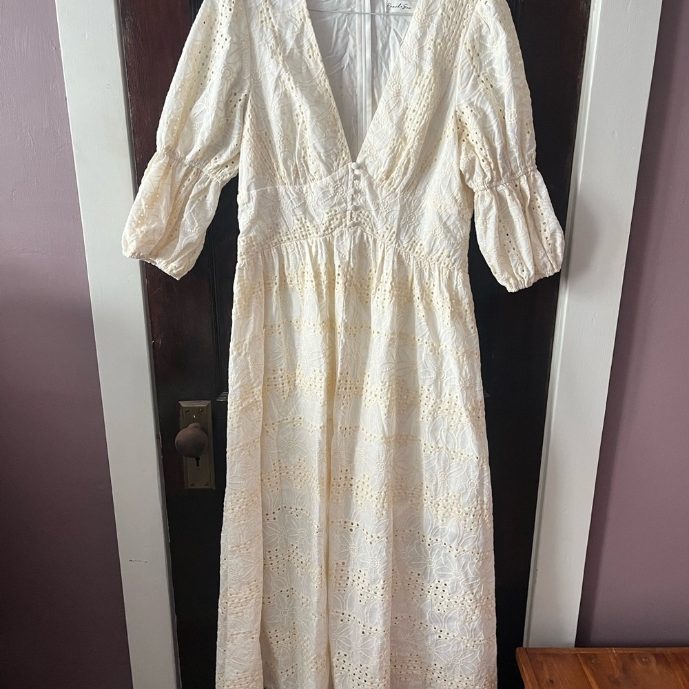 Chic Ivory Lace Midi Dress